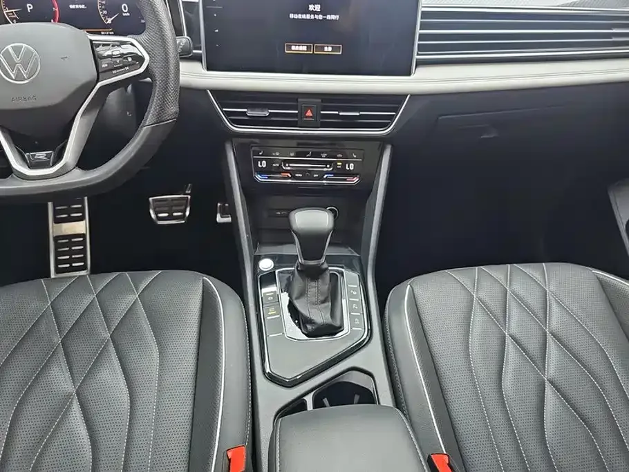 Volkswagen Tiguan L 2022 330TSI Auto 2WD R-Line Premium Edition — Фото автомобиля 16