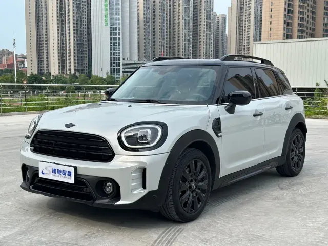 Фотография автомобиля — MINI COUNTRYMAN