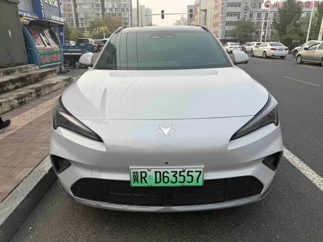Arcfox Alpha T5 — Фото автомобиля 2