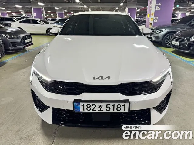 Kia K5 Generation 3 — Фото автомобиля 3