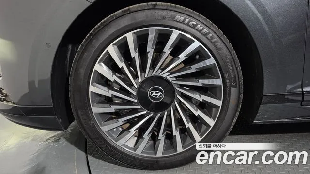 Hyundai Grandeur GN7 — Фото автомобиля 5