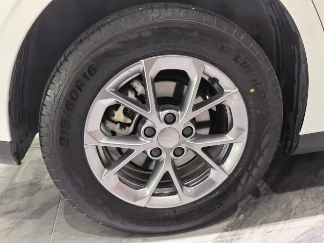Geely Galaxy L6 — Фото автомобиля 16