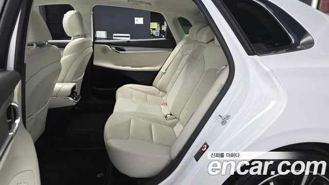 Hyundai Grandeur New — Фото автомобиля 16