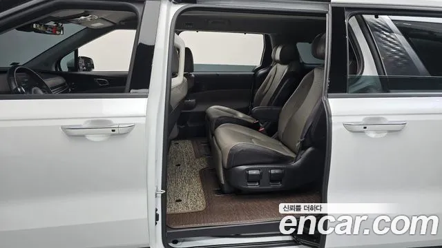 Kia Carnival 4th Gen — Фото автомобиля 17