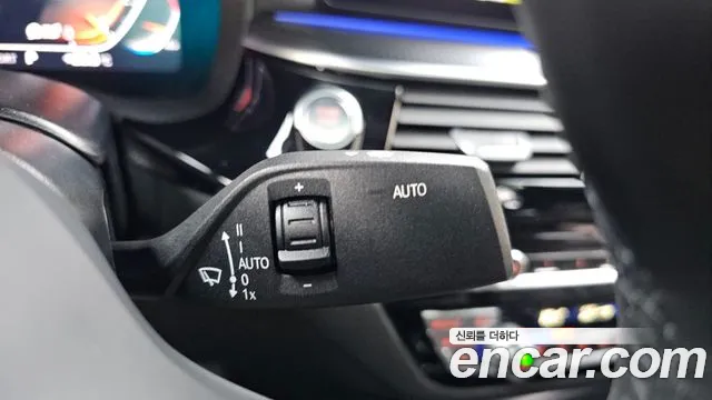 BMW 5 Series G30 — Фото автомобиля 28