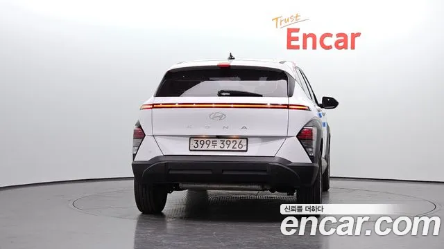 Hyundai Kona — Фото автомобиля 4