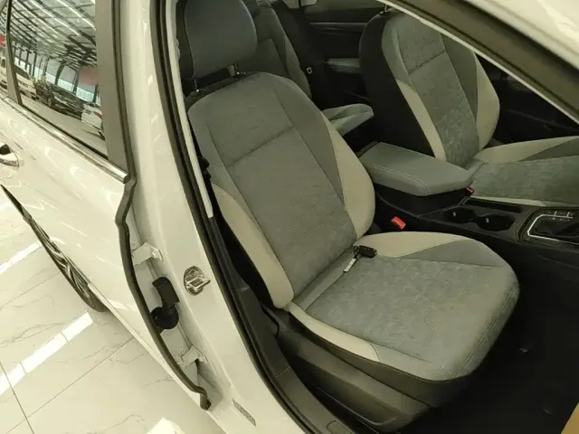 Volkswagen Lavida 2023 300TSI DSG Comfort Edition — Фото автомобиля 19