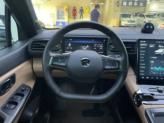 Nio ES8 — Фото автомобиля 4