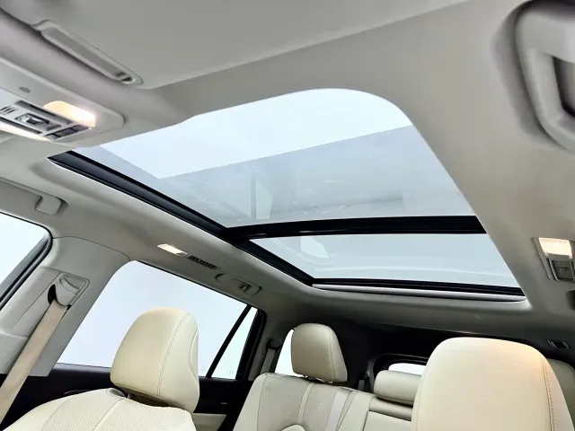 Toyota Highlander — Фото автомобиля 16