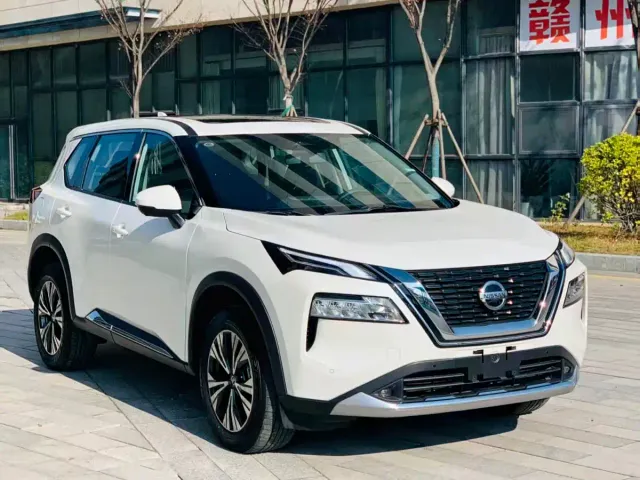 Nissan X-Trail — Фото автомобиля 2
