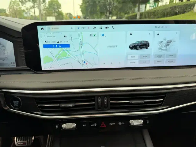 Ford Explorer — Фото автомобиля 10