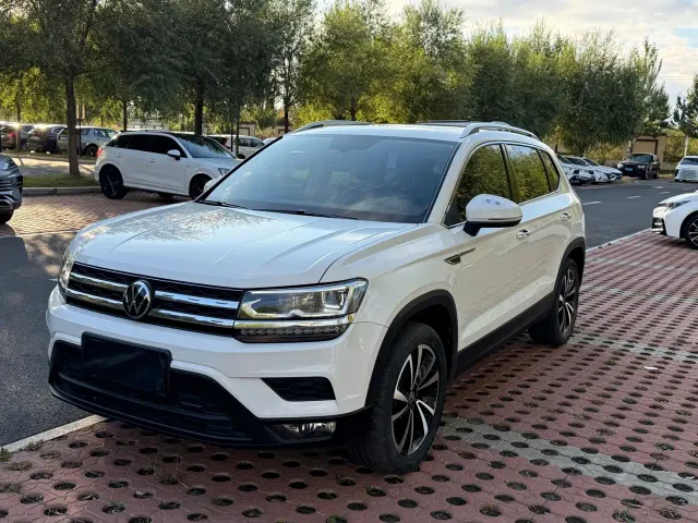 Фотография автомобиля — Volkswagen Tharu