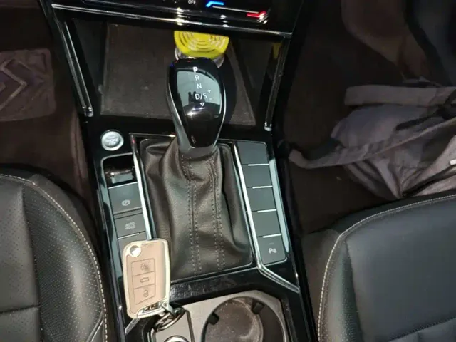 Volkswagen Passat — Фото автомобиля 13