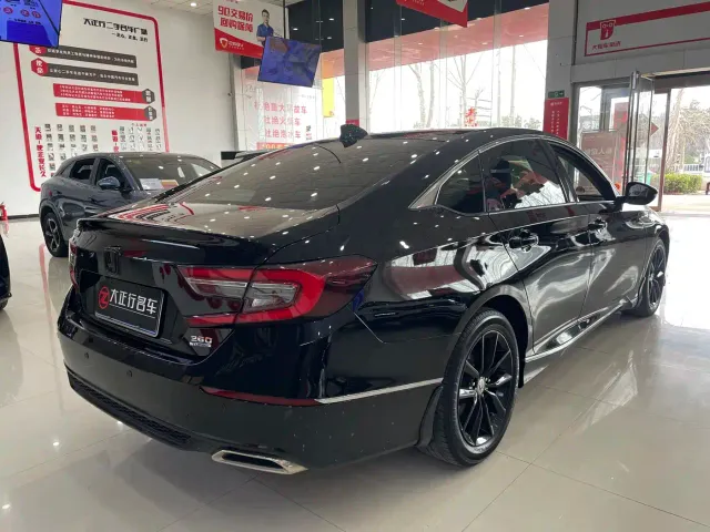 Honda Accord — Фото автомобиля 5