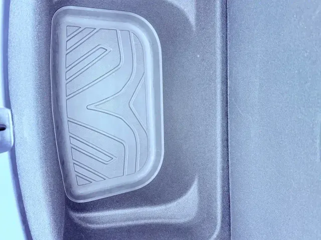Tesla Model Y — Фото автомобиля 26