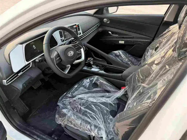 Hyundai Elantra — Фото автомобиля 4