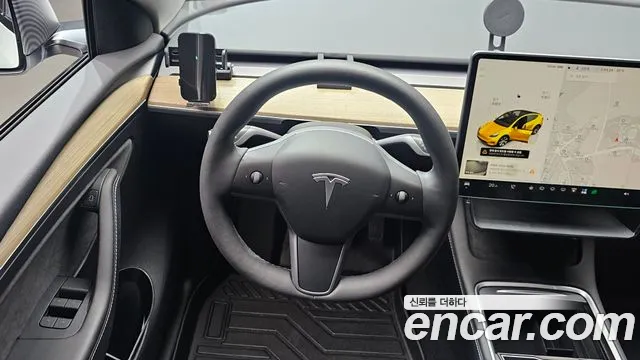 Tesla Model Y — Фото автомобиля 19