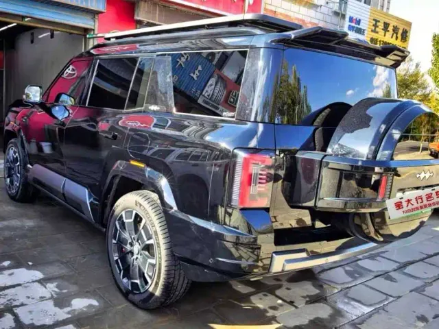 BYD FangChengBao Leopard 8 — Фото автомобиля 3