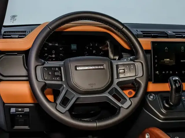 Land Rover Defender — Фото автомобиля 23