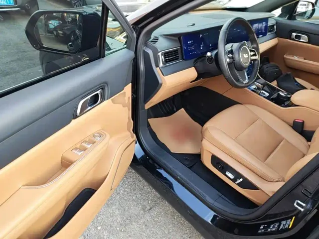 Li Auto ONE — Фото автомобиля 15