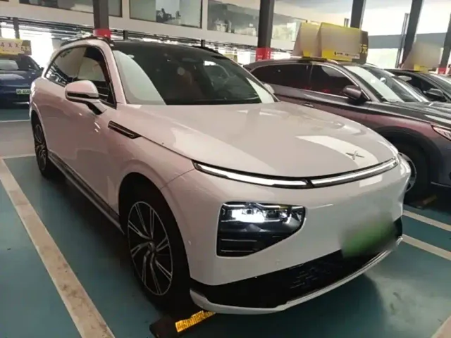 Xpeng G9 — Фото автомобиля 3