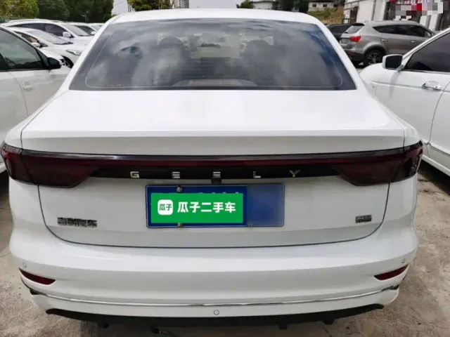 Geely Emgrand — Фото автомобиля 5