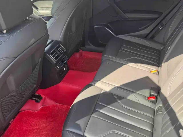 Audi Q5L — Фото автомобиля 5