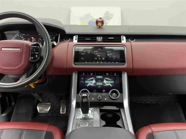 Land Rover Range Rover Sport — Фото автомобиля 12