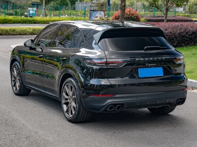 Porsche Cayenne — Фото автомобиля 6