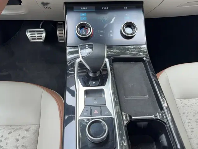 Jetour X70 C-DM — Фото автомобиля 10