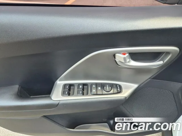 Kia Niro Niro Plus Air (Такси) — Фото автомобиля 17