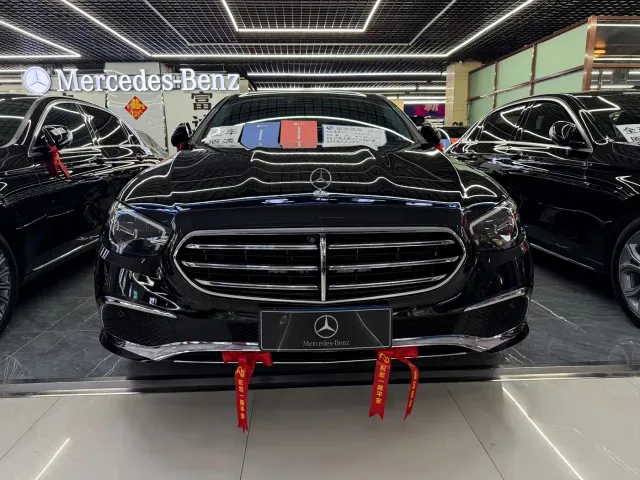 Mercedes-Benz E-Class — Фото автомобиля 2