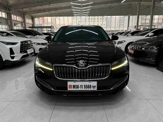 Skoda Superb — Фото автомобиля 2