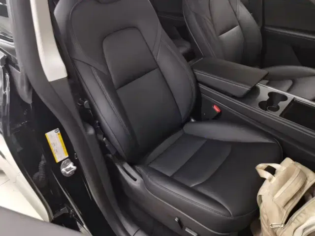Tesla Model Y — Фото автомобиля 24