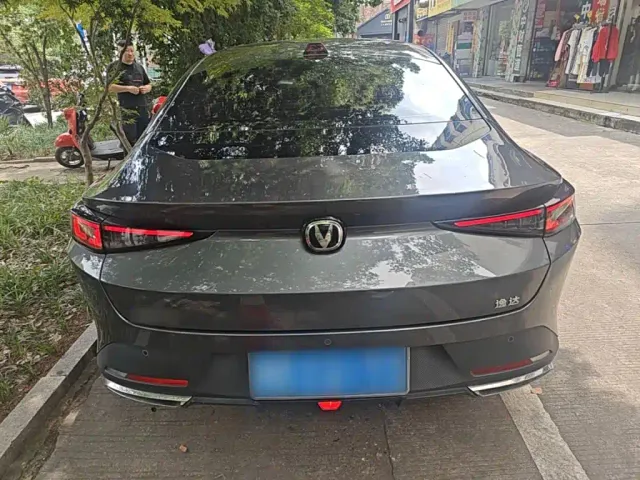 Changan Lamore — Фото автомобиля 3