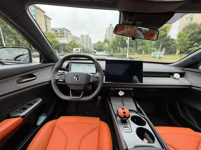 Changan UNI-V — Фото автомобиля 6