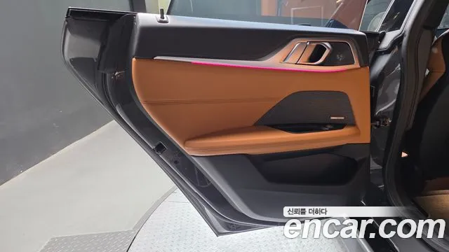 BMW i4 — Фото автомобиля 14
