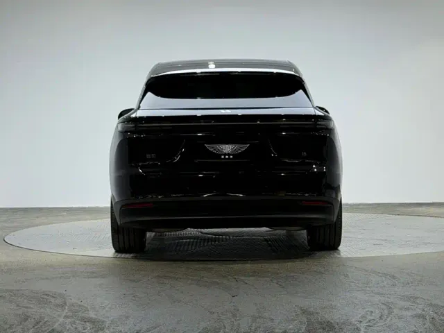 Li Auto i6 — Фото автомобиля 3