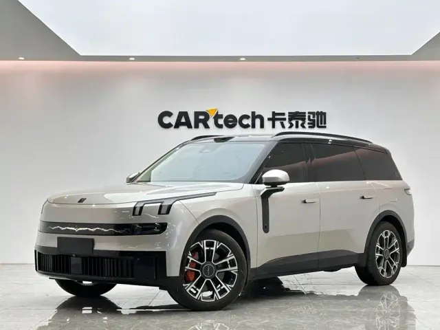 Фотография автомобиля — Lynk & Co 900