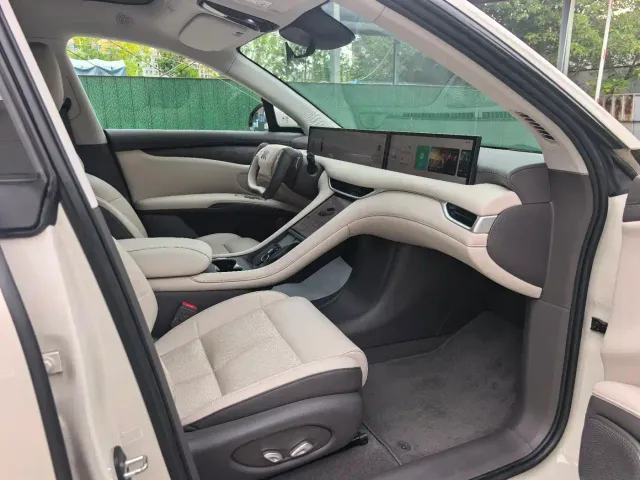 IM Motors LS6 — Фото автомобиля 3