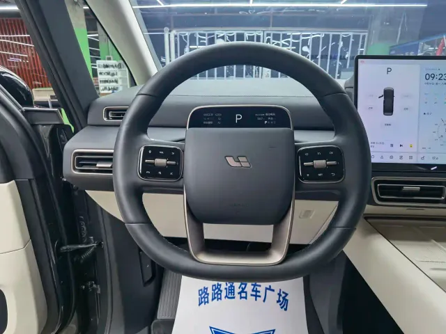 Li Auto MEGA — Фото автомобиля 11