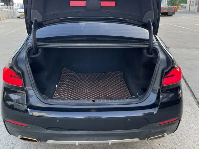 BMW 5 Series — Фото автомобиля 8
