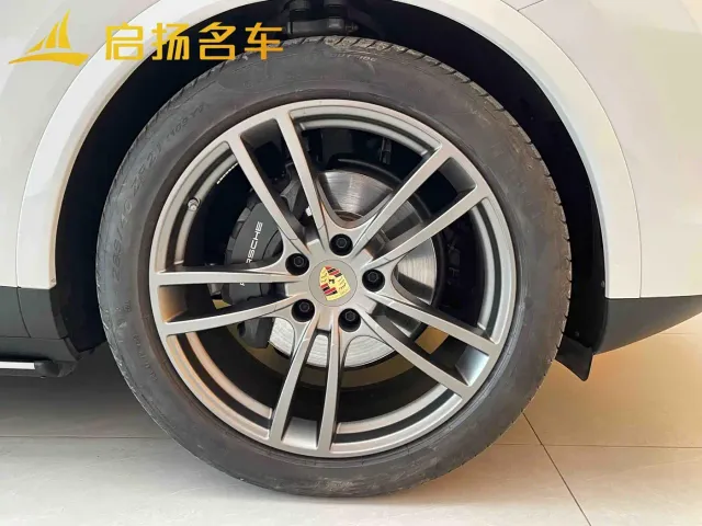 Porsche Cayenne — Фото автомобиля 6