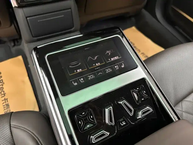 Audi A8 — Фото автомобиля 16