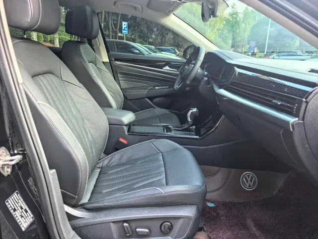 Volkswagen Passat — Фото автомобиля 11