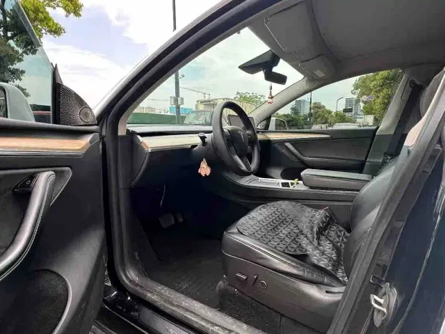 Tesla Model Y — Фото автомобиля 4