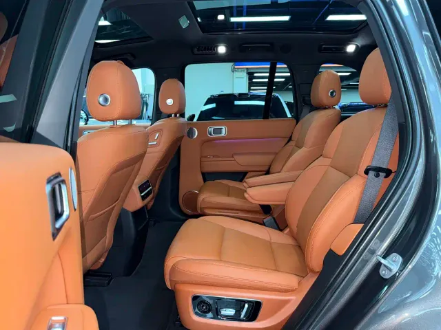 Li Auto L8 — Фото автомобиля 9