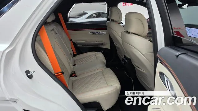 Genesis GV70 — Фото автомобиля 17