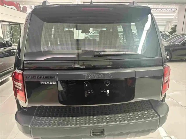 Toyota Prado — Фото автомобиля 21