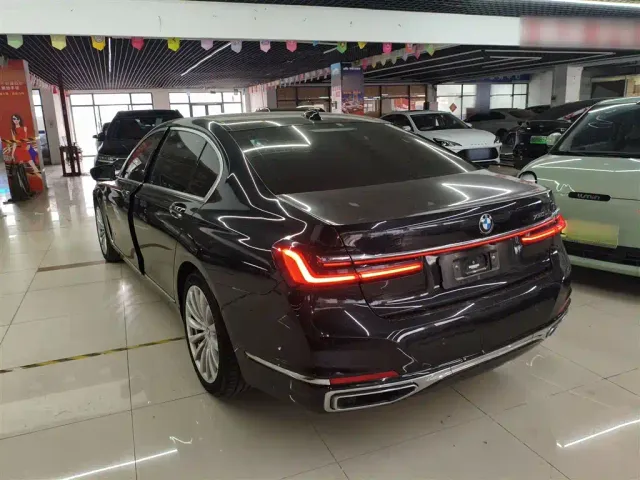 BMW 7 Series — Фото автомобиля 4